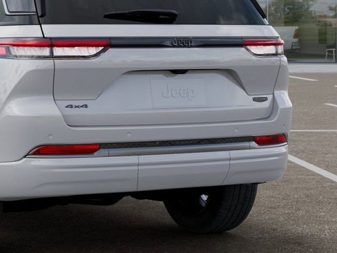 New 2026 Jeep Grand Cherokee Summit image 13