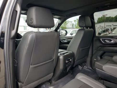 Used 2022 Chevrolet Suburban Z71 w/ Off-Road Capability Package AWD/4WD image 12