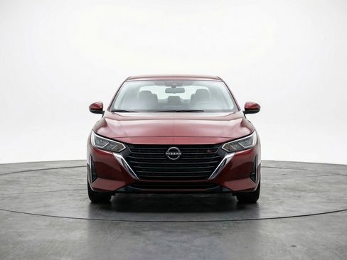 Used 2025 Nissan Sentra SV image 2