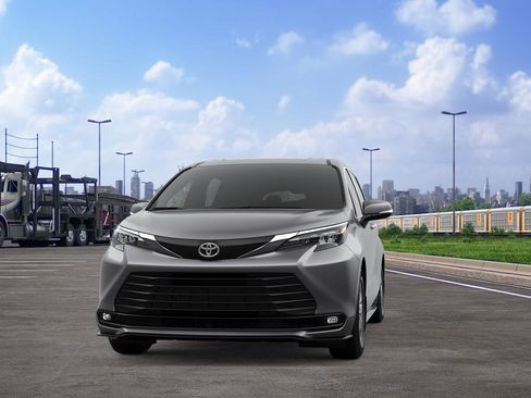 New 2026 Toyota Sienna XLE image 3