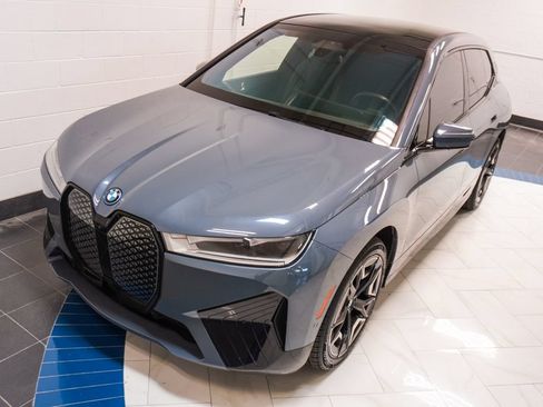 Used 2024 BMW iX xDrive50 w/ Sport Package AWD/4WD image 36