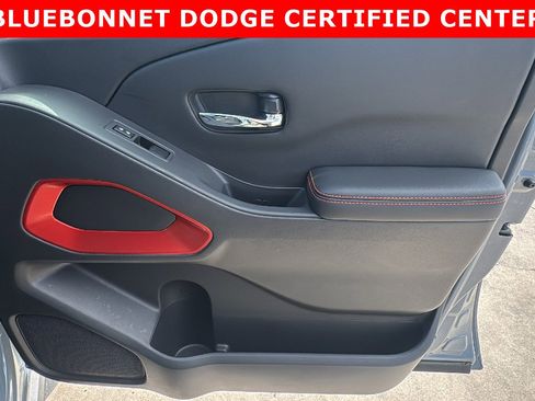 Used 2025 Nissan Frontier Pro-X image 28