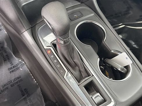 Used 2024 Chevrolet Equinox LT FWD image 12