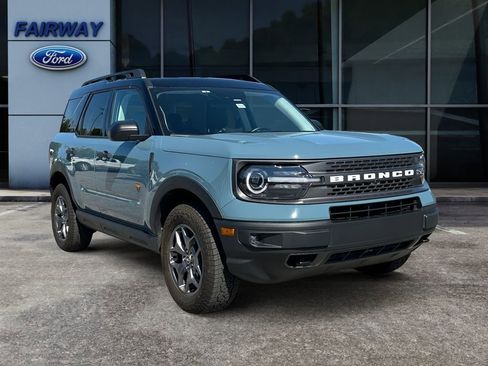 Used 2023 Ford Bronco Sport Badlands image 2