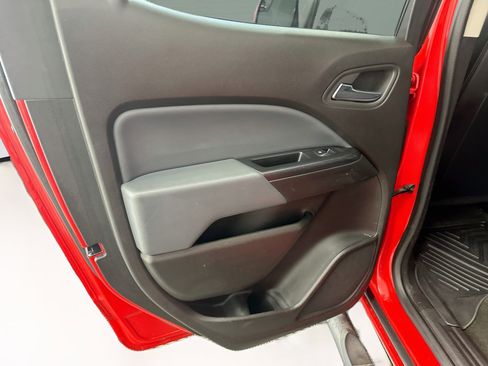 Used 2015 Chevrolet Colorado Z71 AWD/4WD image 27