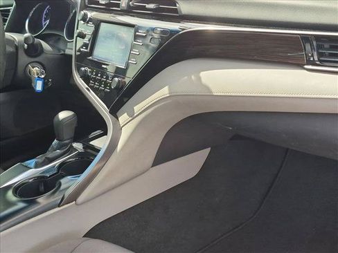 Used 2020 Toyota Camry LE FWD image 20