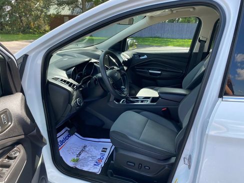 Used 2019 Ford Escape SE FWD image 22