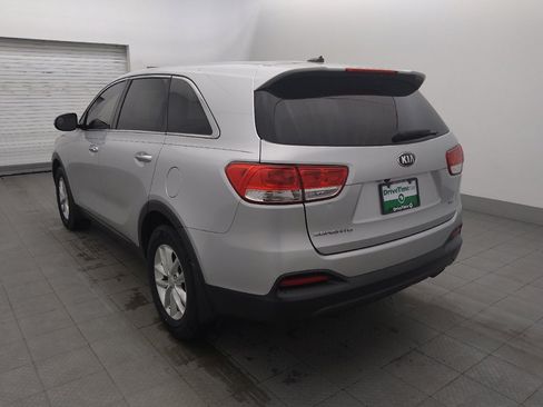 Used 2017 Kia Sorento L FWD image 5