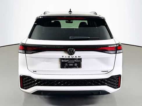New 2026 Volkswagen Tiguan SE R-Line image 6