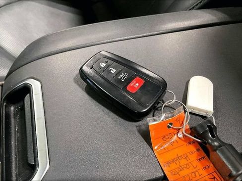 Used 2022 Toyota Highlander Limited AWD/4WD image 13