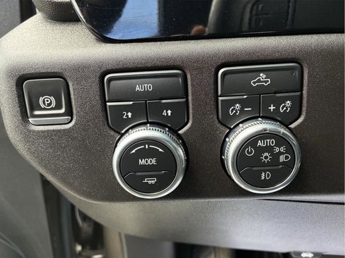 Used 2024 GMC Sierra 1500 Elevation AWD/4WD image 8