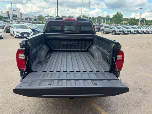Used 2024 GMC Canyon AT4 w/ AT4 Premium Package AWD/4WD image 6