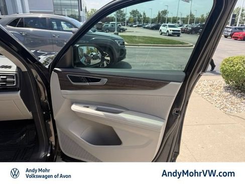 Used 2024 Volkswagen Atlas SEL AWD/4WD image 19