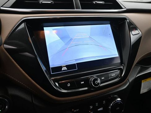 Used 2021 Chevrolet TrailBlazer ACTIV w/ Technology Package AWD/4WD image 16