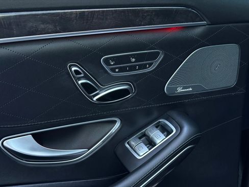 Used 2016 Mercedes-Benz S 63 AMG 4MATIC Sedan image 19