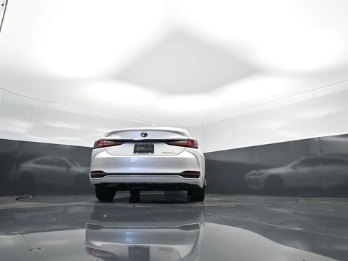 Certified 2023 Lexus ES 300h w/ Premium Package image 41