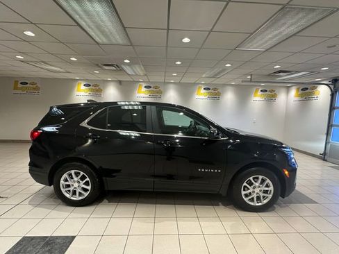 Used 2024 Chevrolet Equinox LT AWD/4WD image 3