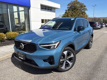 Used 2025 Volvo XC40 B5 Plus