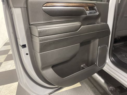 Used 2024 GMC Sierra 2500 SLE w/ SLE Value Package; image 15