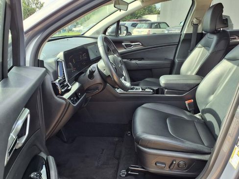 Used 2024 Kia Sportage EX FWD image 10