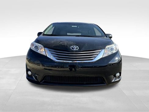Used 2015 Toyota Sienna XLE Premium image 3
