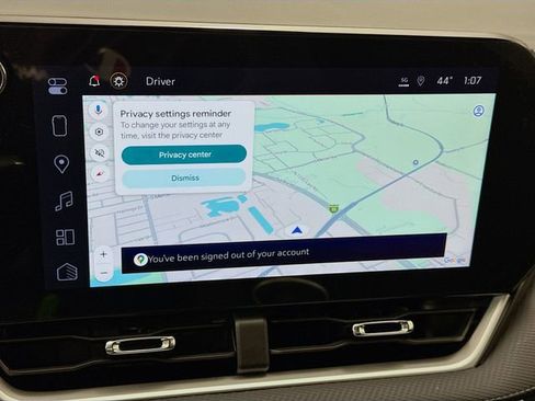 Used 2025 Chevrolet Equinox LT w/ Safety and Technology Package image 14