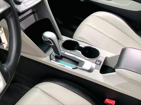 Used 2011 Chevrolet Equinox LTZ FWD image 16