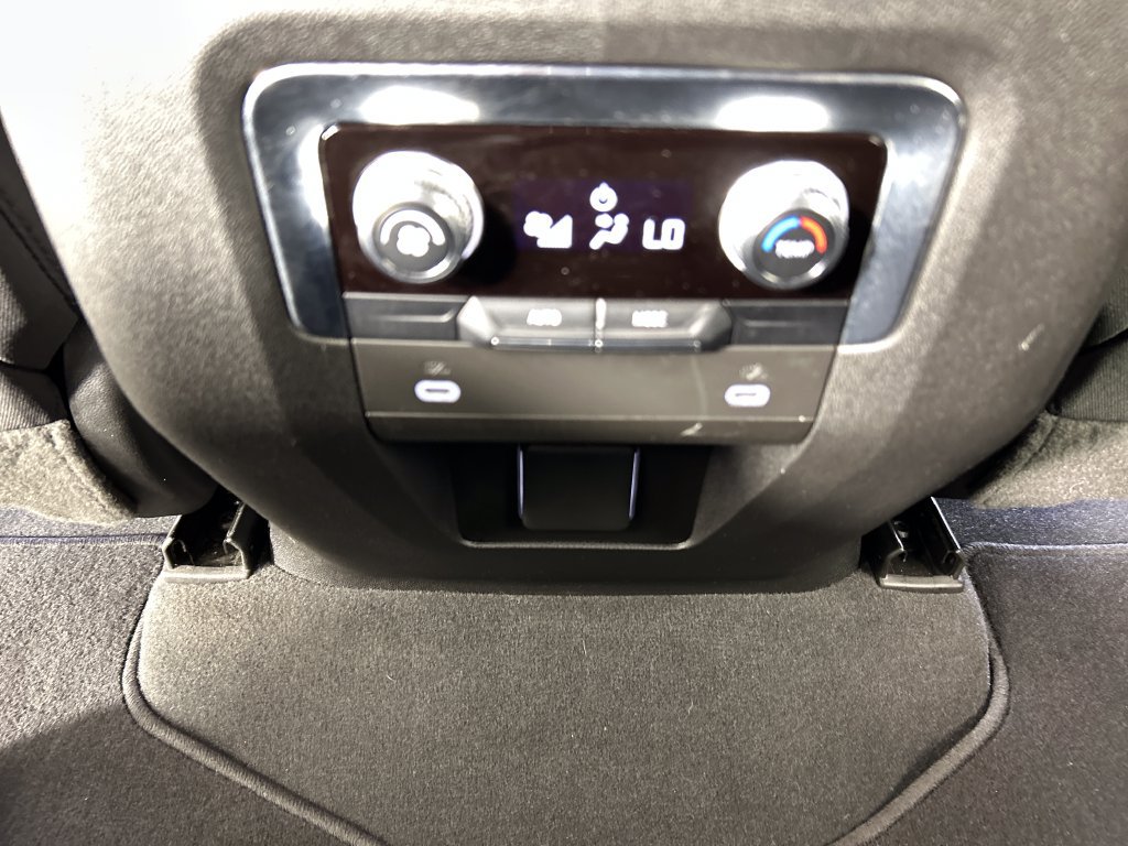 Used 2022 GMC Yukon SLE w/ Gmc Pro Safety Plus Package AWD/4WD image 18