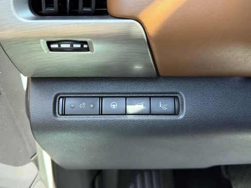 Used 2022 Nissan Pathfinder Platinum AWD/4WD image 20