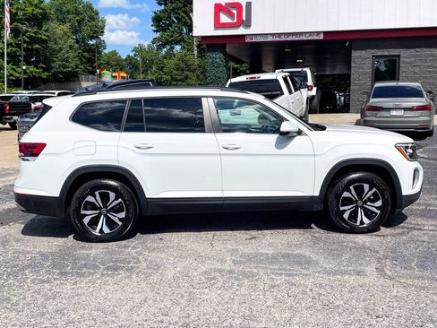 Used 2024 Volkswagen Atlas SE FWD image 4