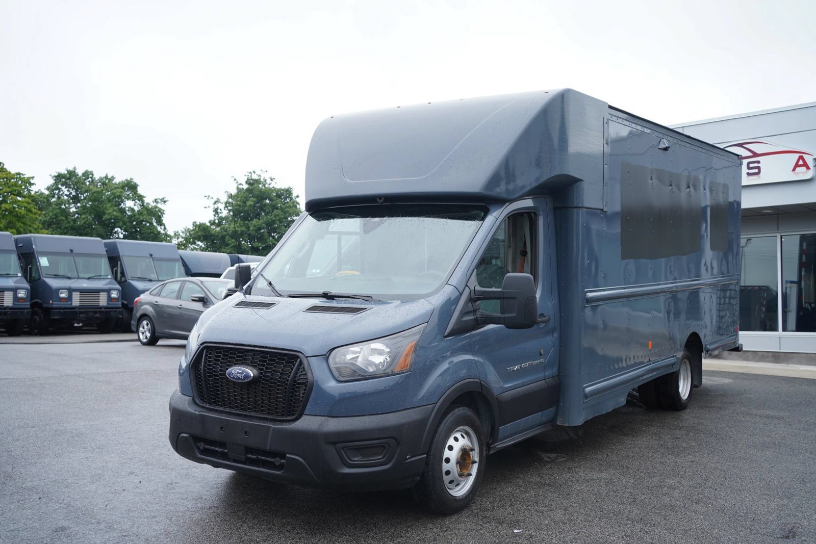 Used 2021 Ford Transit 350 DRW RWD image 6