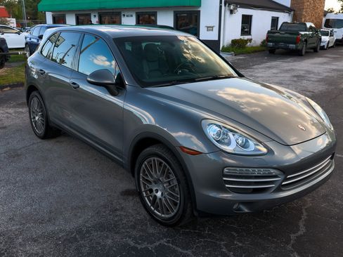 Used 2014 Porsche Cayenne Platinum Edition image 20