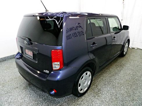 Used 2012 Scion xB FWD image 6