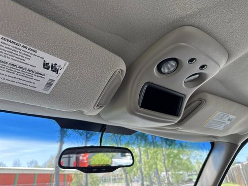 Used 2004 Chevrolet Avalanche 2WD image 40