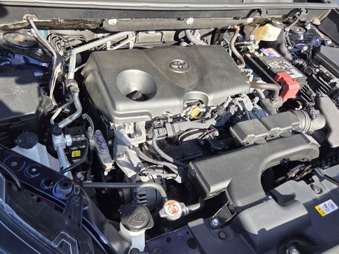 Used 2019 Toyota RAV4 XLE Premium FWD image 23