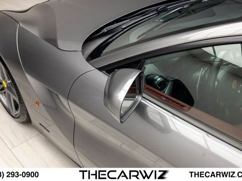 Used 2016 Ferrari F12 Berlinetta RWD image 16