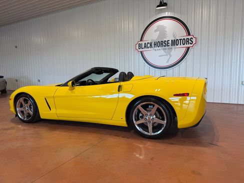 Used 2007 Chevrolet Corvette Convertible w/ Preferred Equipment Group RWD image 12