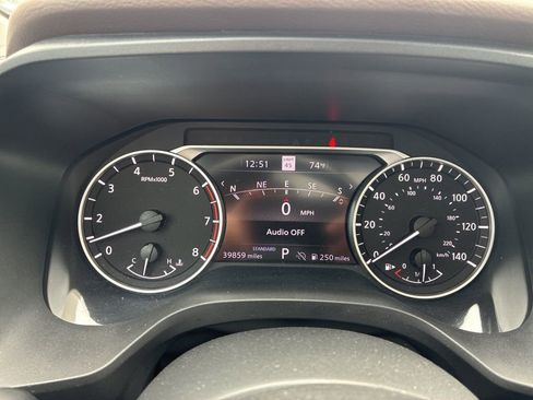 Used 2023 Nissan Rogue SL w/ SL Premium Package image 16