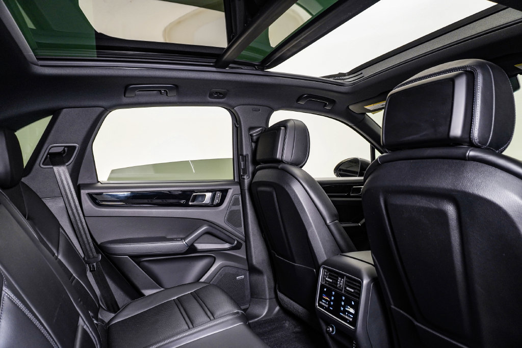 Certified 2023 Porsche Cayenne S AWD/4WD image 16