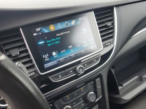 Used 2019 Buick Enclave Essence image 11