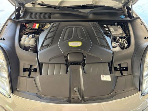Used 2020 Porsche Cayenne Turbo S w/ Premium Package Plus AWD/4WD image 36