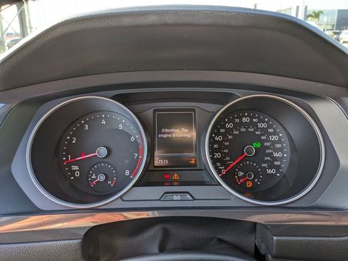 Used 2020 Volkswagen Tiguan SE R-Line image 32