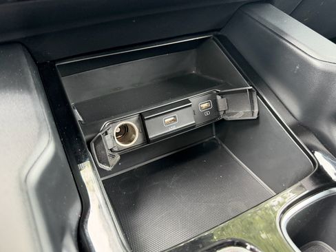 Used 2022 Kia Telluride LX AWD/4WD image 16