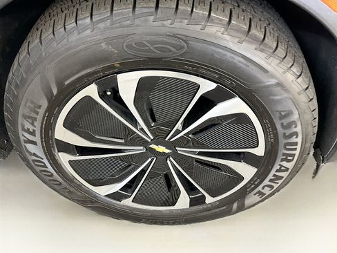 Used 2024 Chevrolet Blazer EV LT image 11