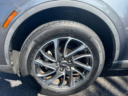 Certified 2022 Lincoln Corsair FWD w/ Equipment Group 101A image 11