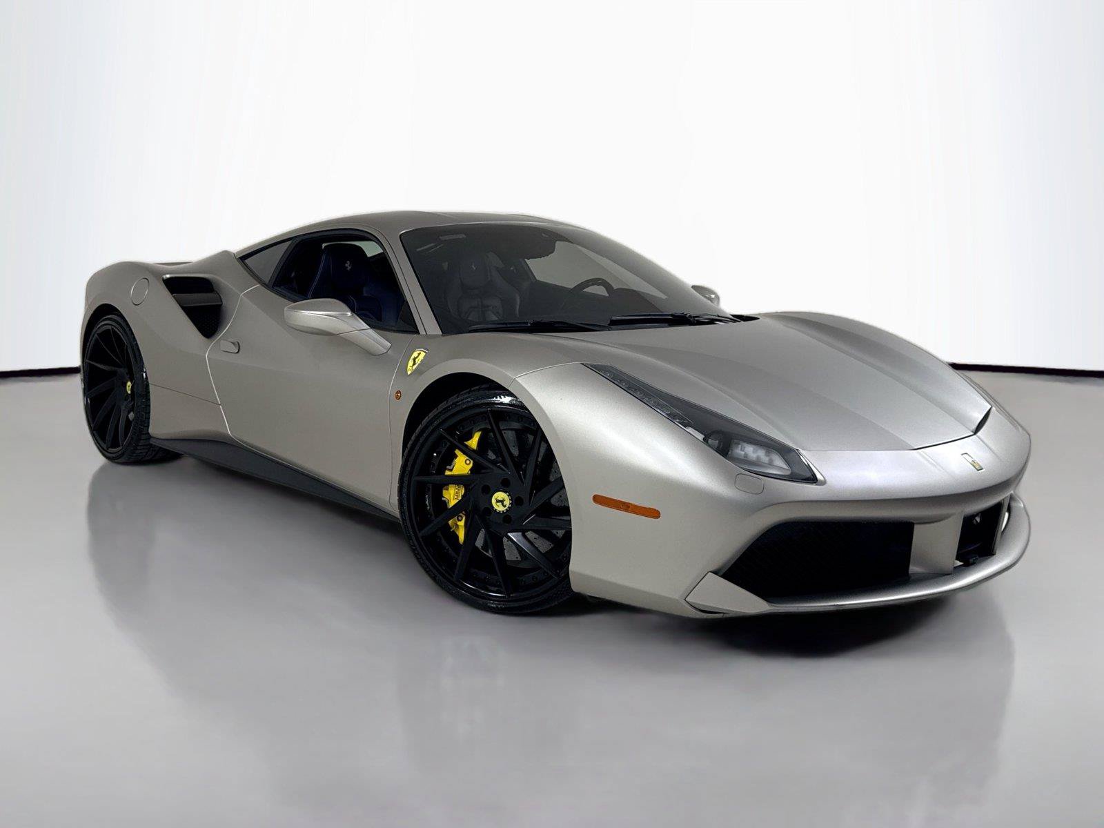 Used 2016 Ferrari 488 GTB RWD image 38