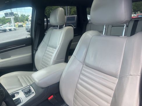 Used 2018 Jeep Grand Cherokee Limited AWD/4WD image 7