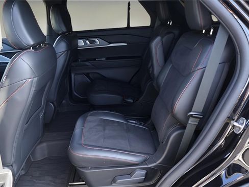 Used 2025 Ford Explorer ST w/ Sun And Sound Package image 10