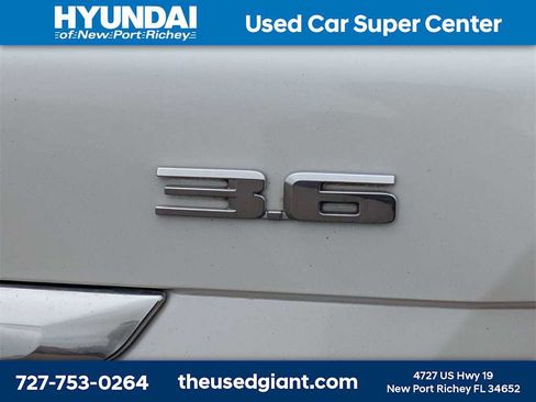 Used 2018 Cadillac XT5 FWD w/ LPO, Wheel Lock Package image 14