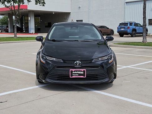 Used 2024 Toyota Corolla LE image 2